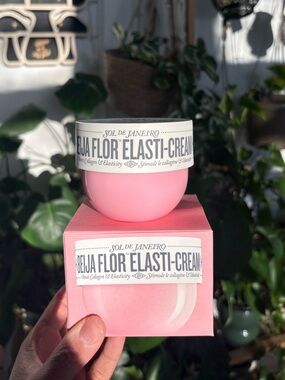 Sol de Janeiro Beija Flor Elasti-Cream
5 oz